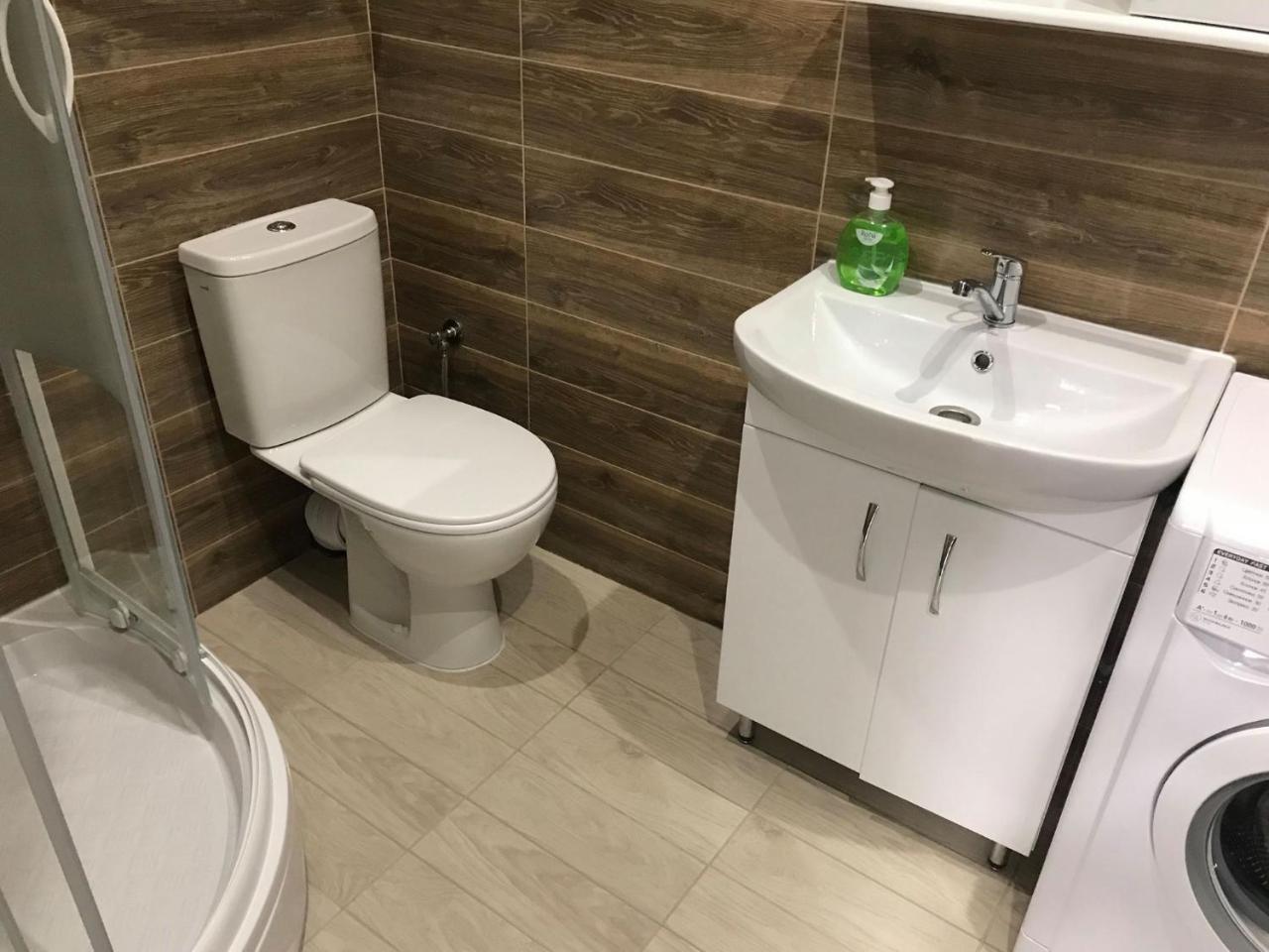 Modern Apartment Lviv Exterior foto