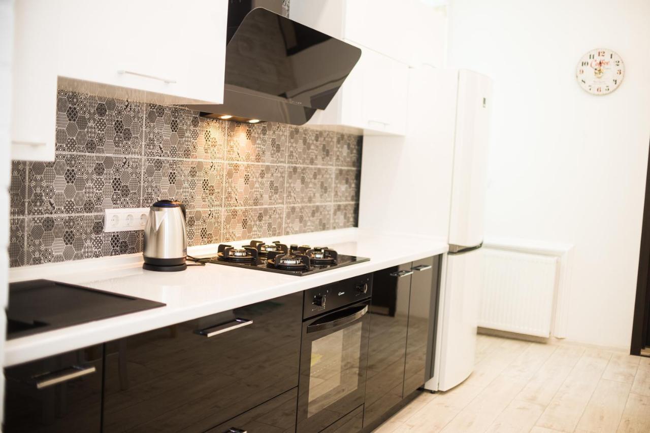Modern Apartment Lviv Exterior foto